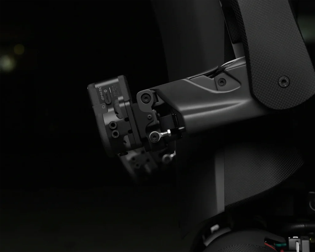 Threehalves uses a tool interface instead of conventional robotic hands. (Via Satyress)